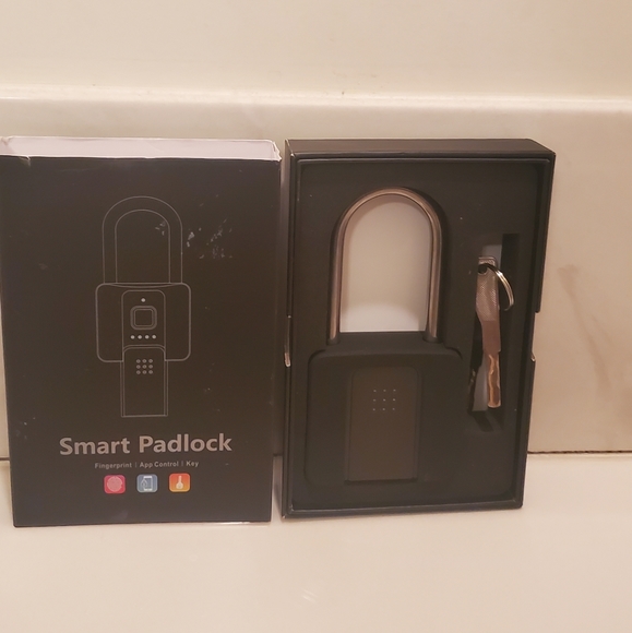 Fingerprint Padlock Key Backup Weatherproof Biometric Bluetooth New - Picture 7 of 7